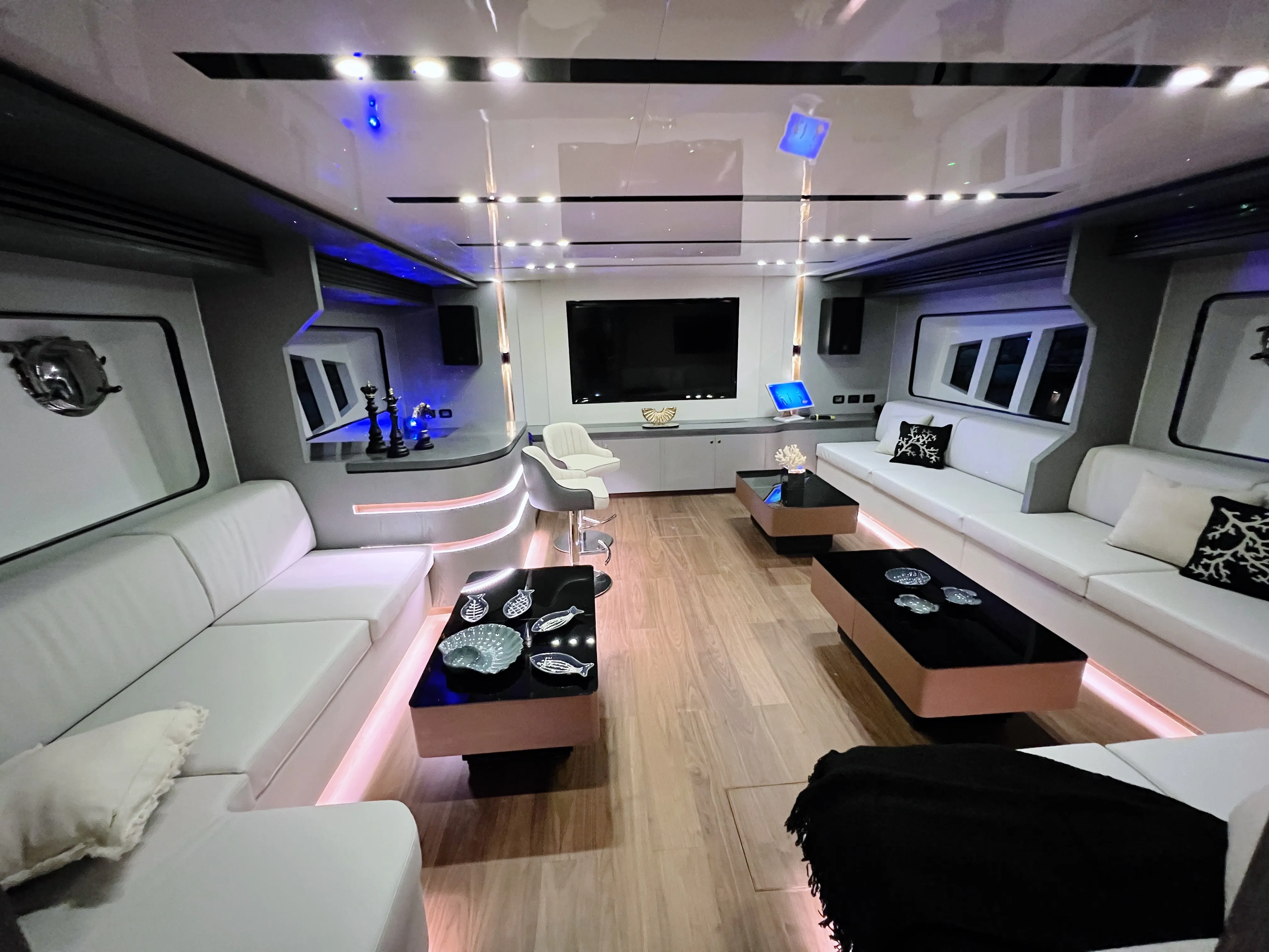 Luxury Motor Yacht X32 — yacht photo 5