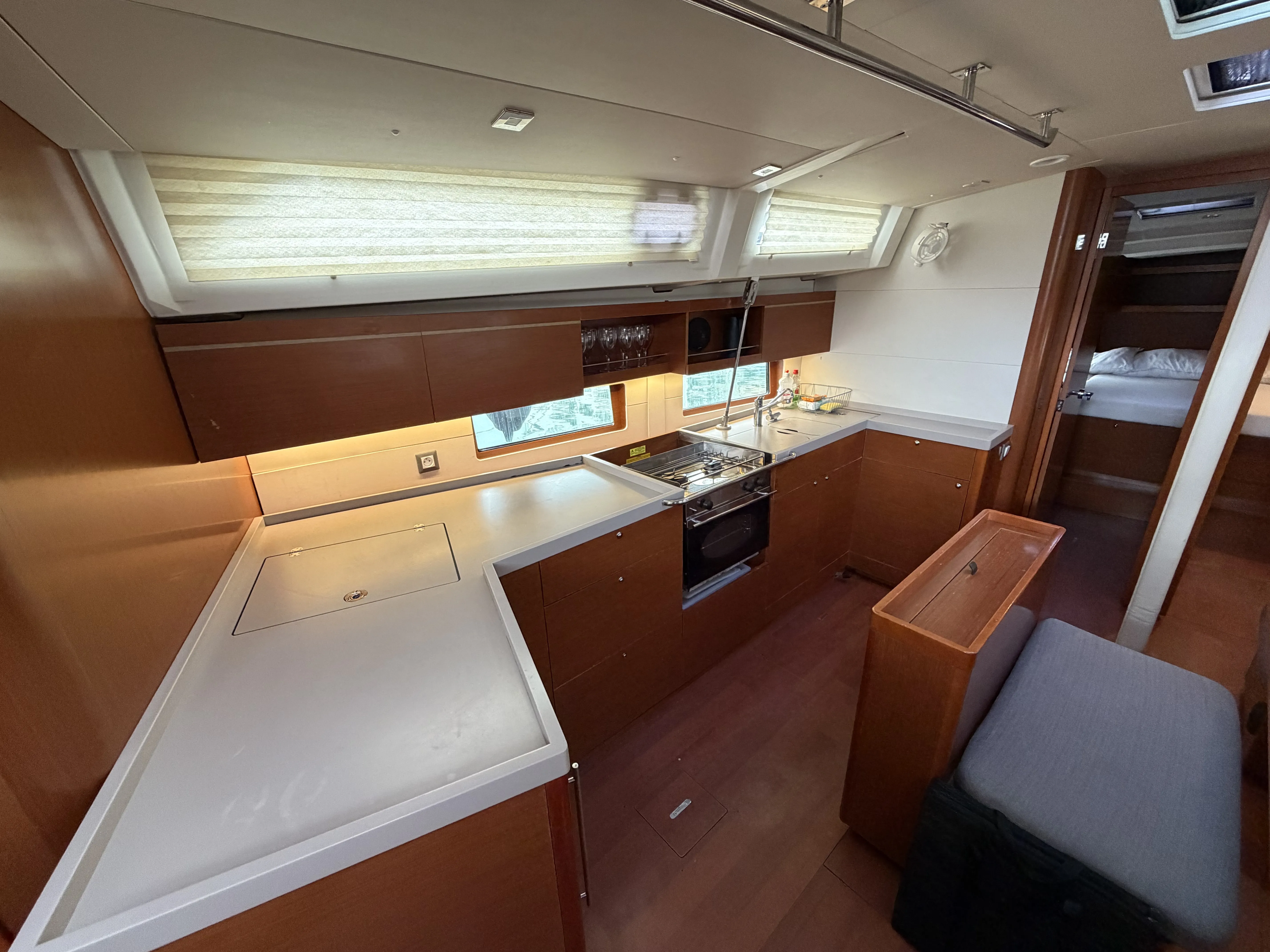 Oceanis 46.1 Olympic — yacht photo 18