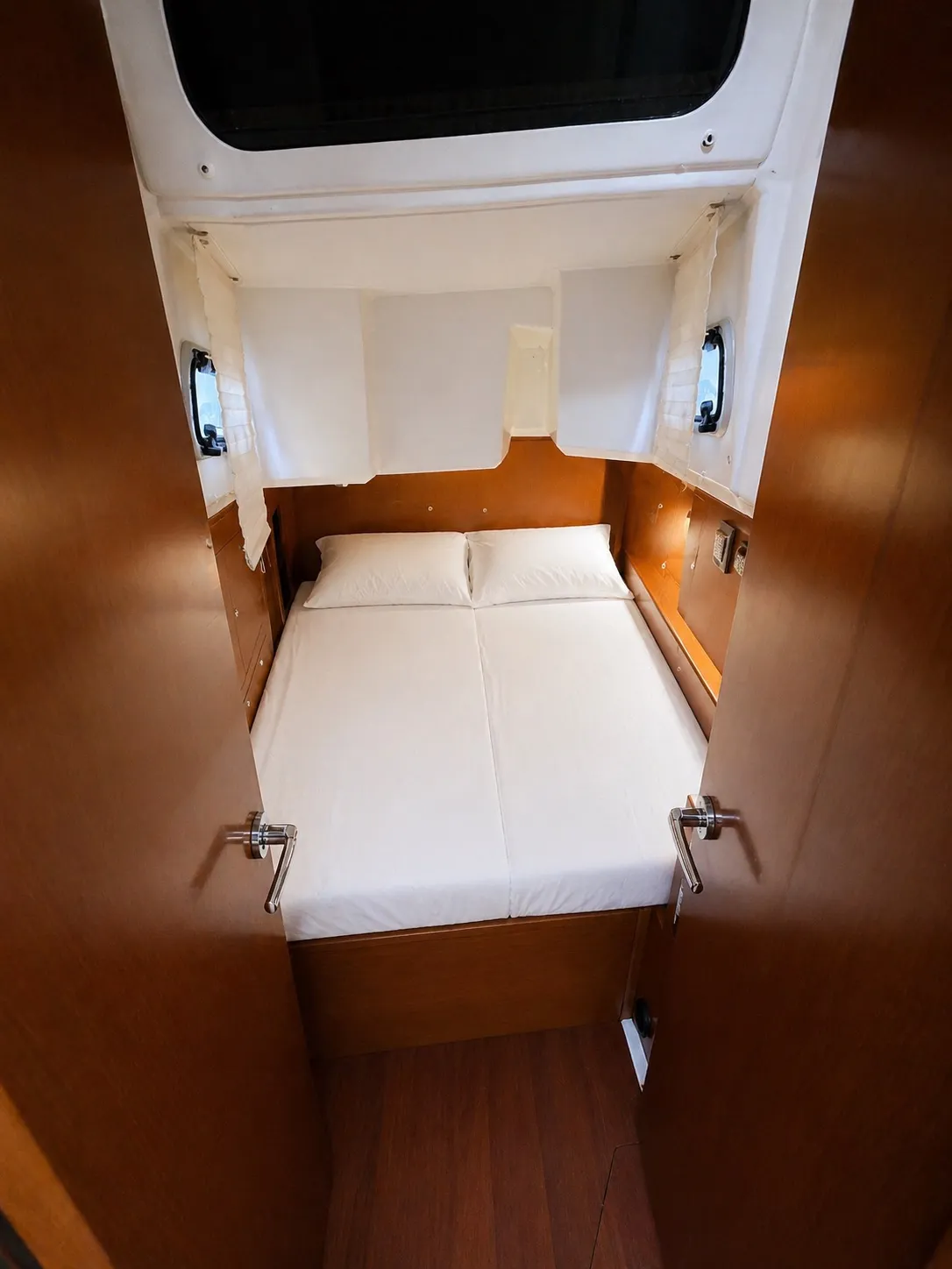 Oceanis 46.1 Olympic — yacht photo 6