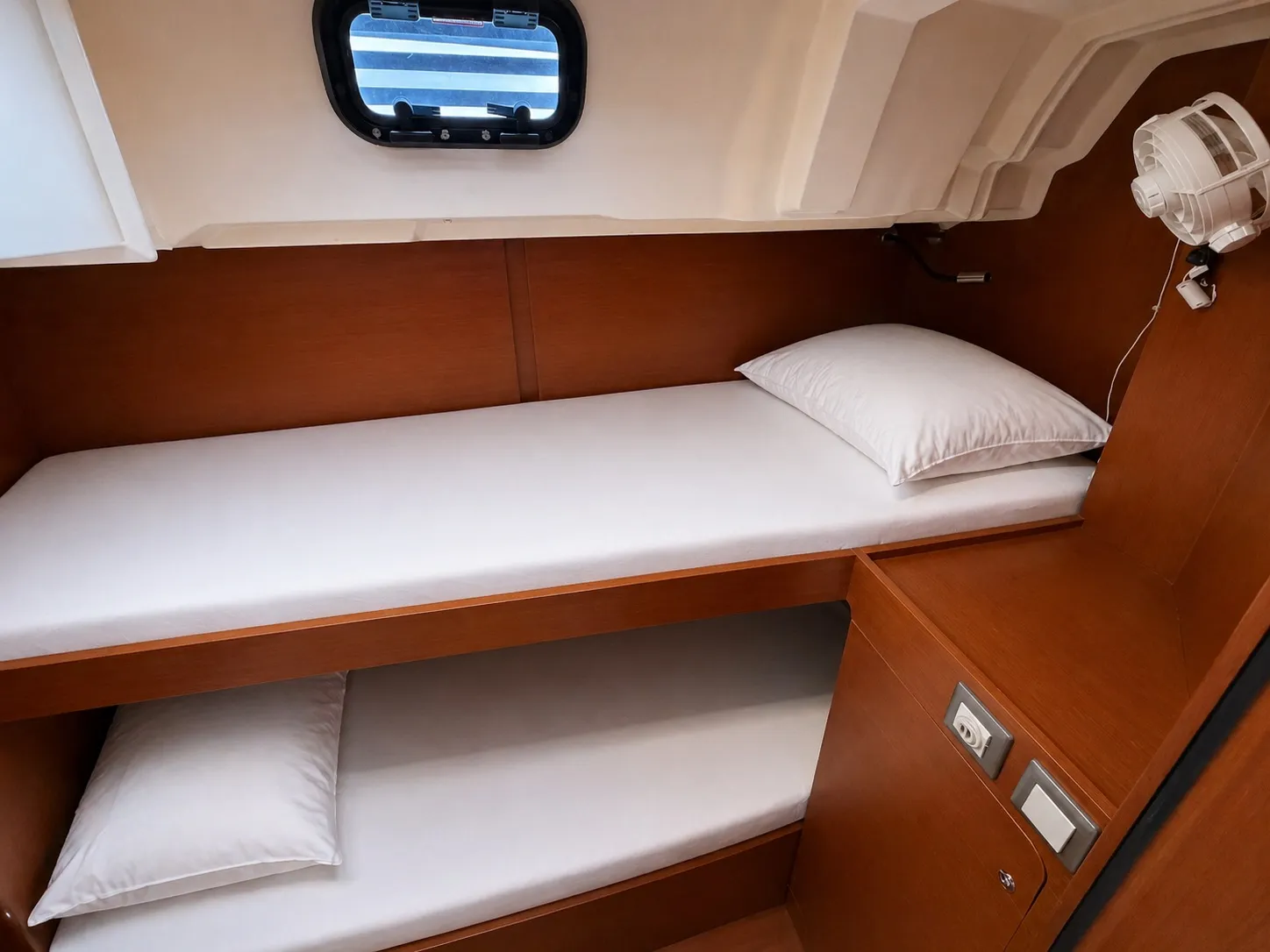 Oceanis 46.1 Olympic — yacht photo 16