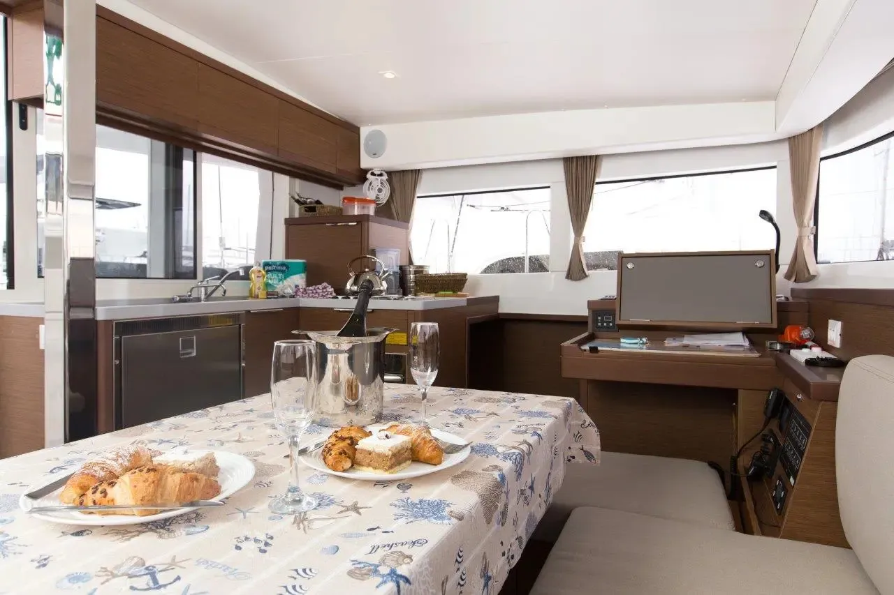 Lagoon 40 Marinero — фотография яхты 8