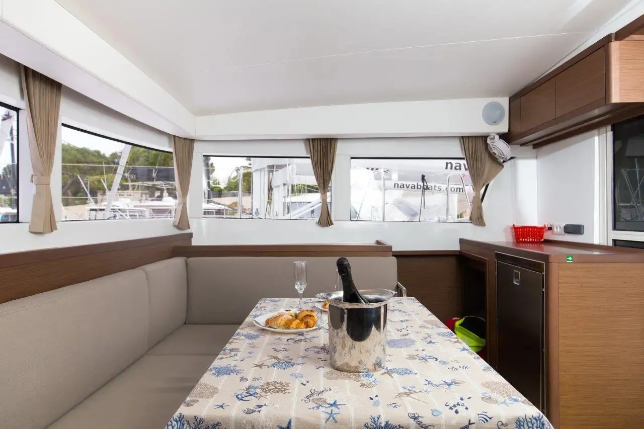 Lagoon 40 Marinero — фотография яхты 12
