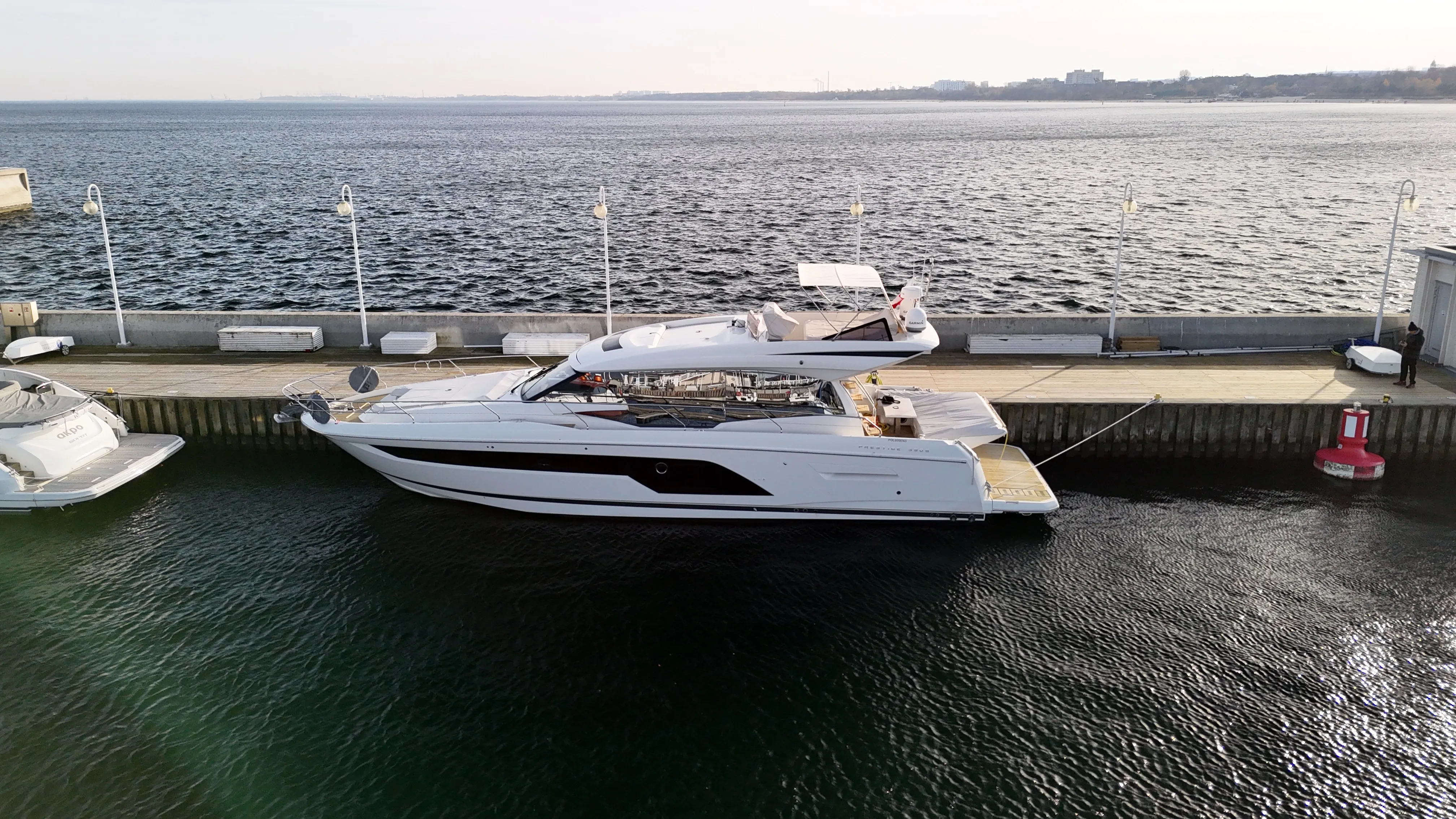 Prestige 590 Fly Premium — фотография яхты 8