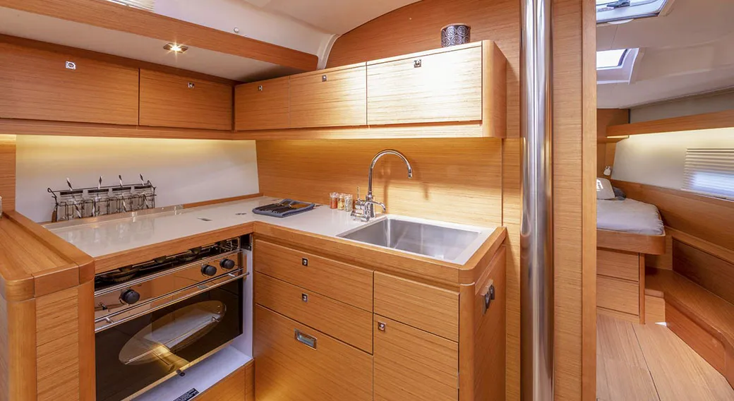 Dufour 430 TRINITY — fotografia jachty 2