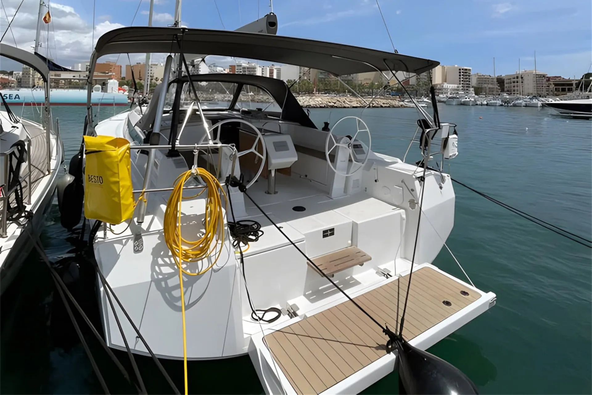 Bavaria C42 Blue Eyes — фотография яхты 12