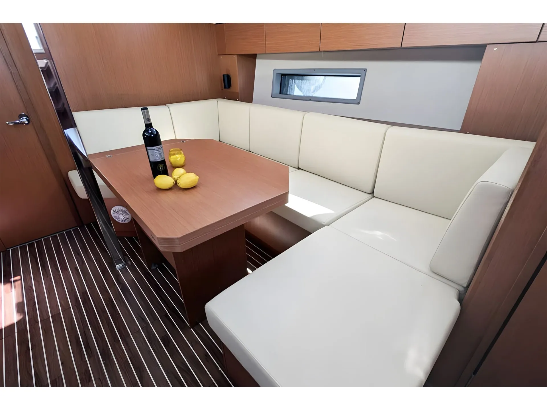 Bavaria C42 Blue Eyes — фотография яхты 2