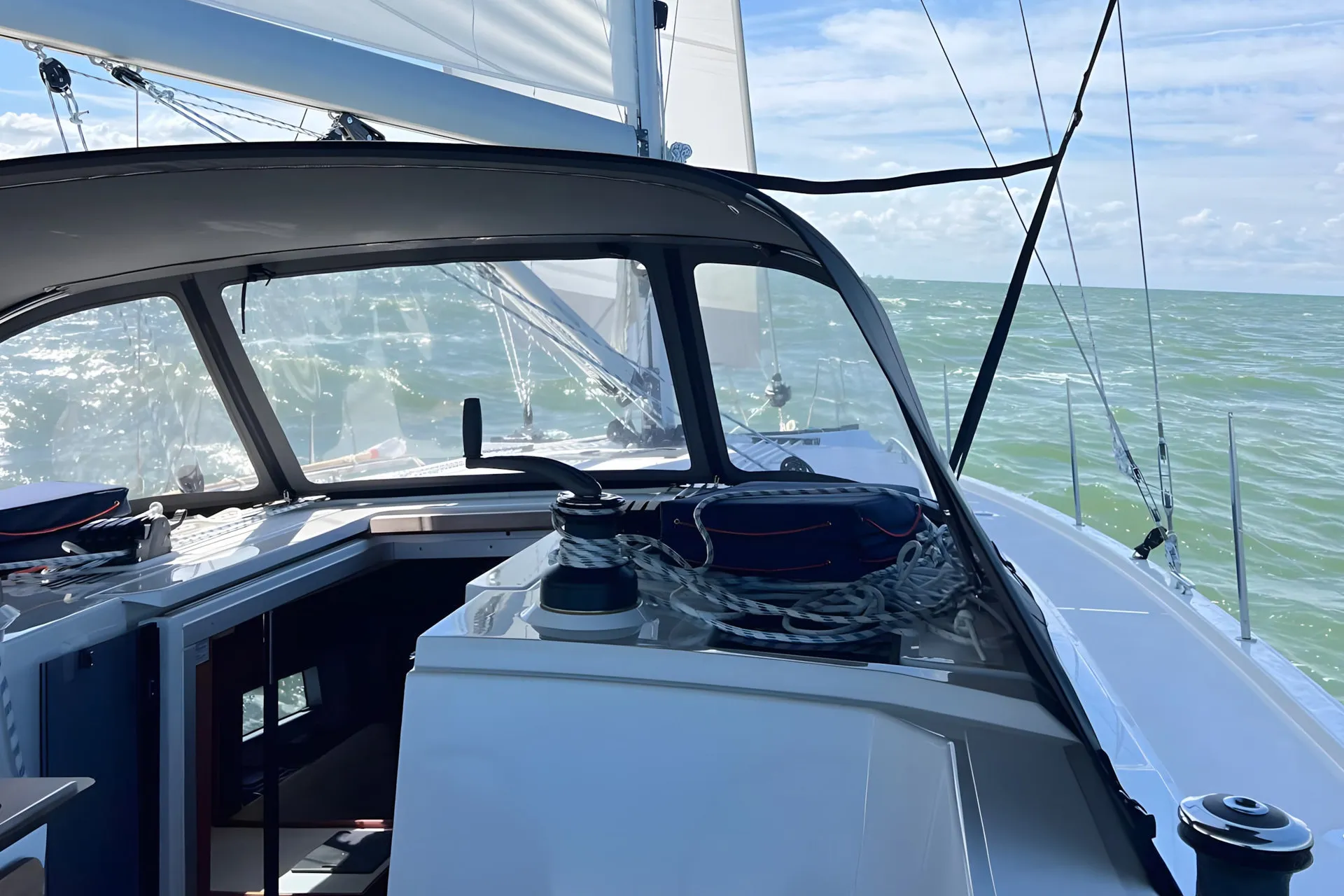Bavaria C42 Blue Eyes — фотография яхты 5