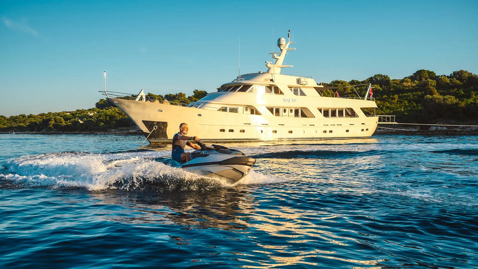 Benetti Classic 115 To je to — fotografie jachty 30