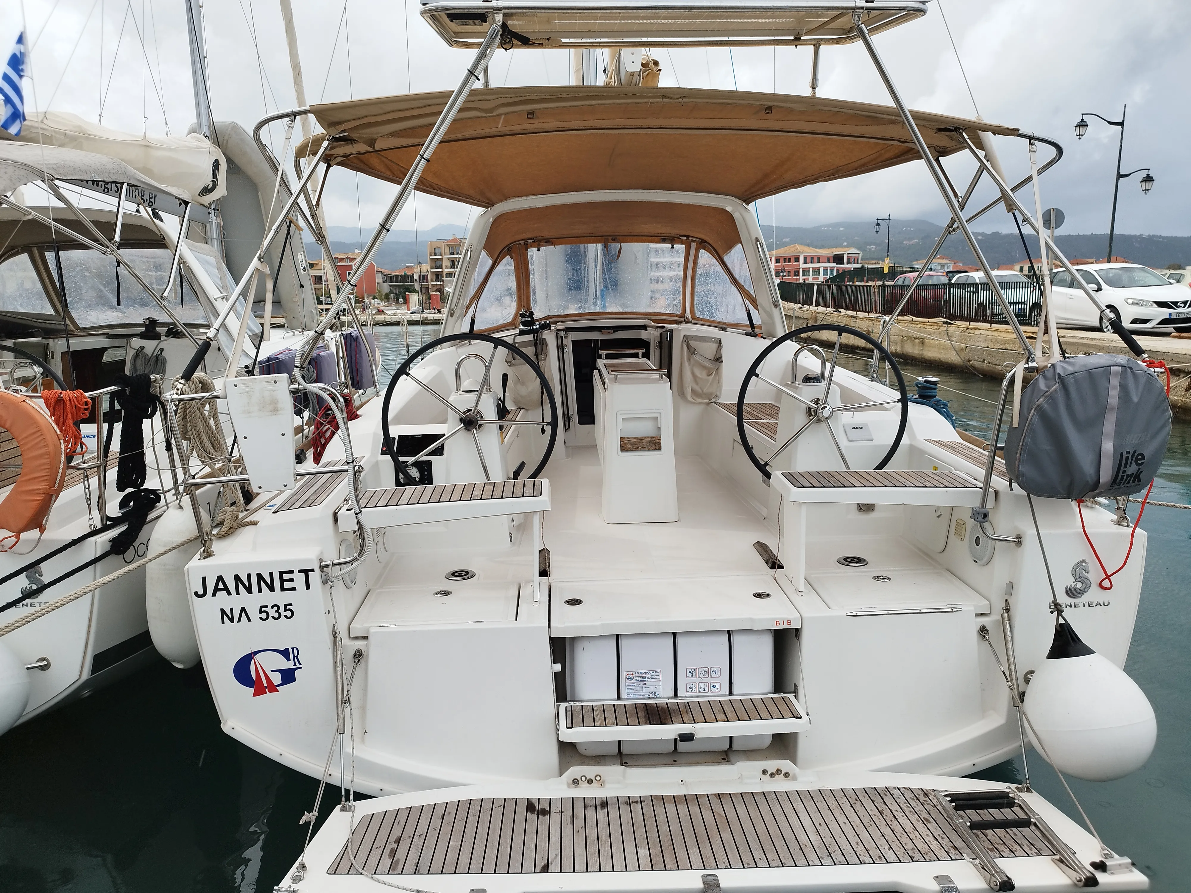 Beneteau Oceanis 38.1 JANNET New Sails 2025 — foto dello yacht n. 1