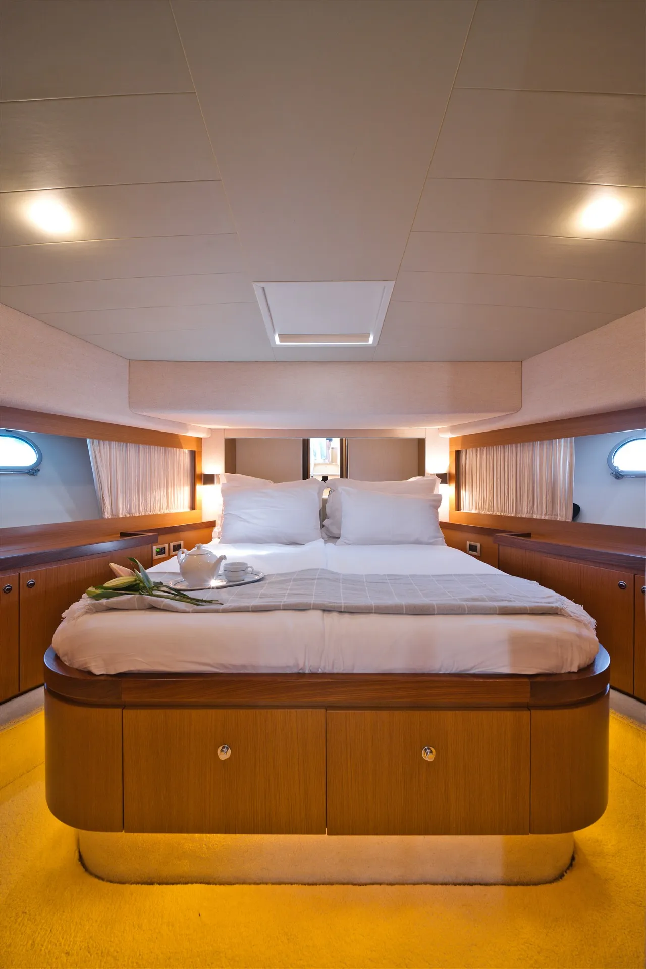 Ferretti 681 Dominique — yacht photo 8