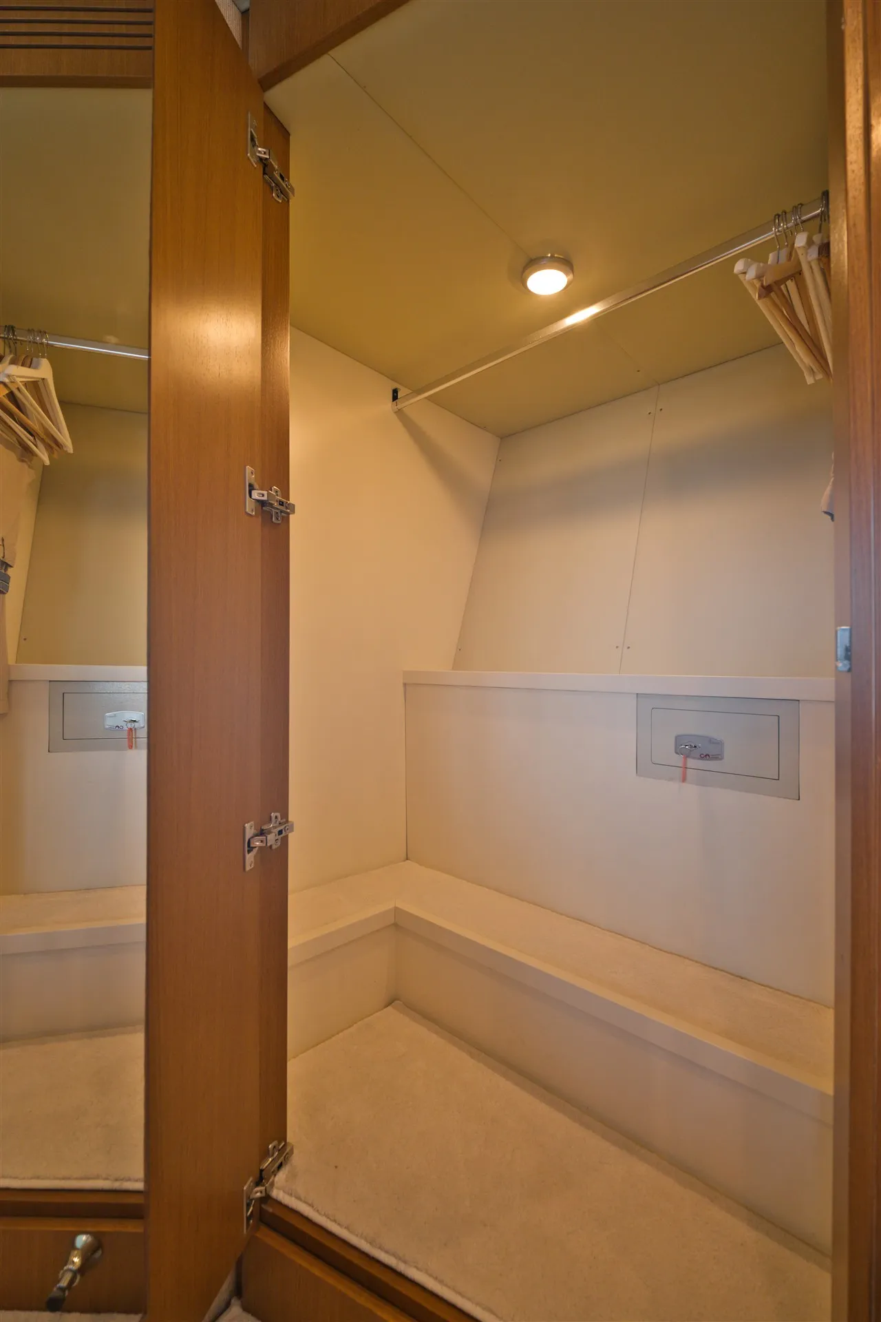 Ferretti 681 Dominique — yacht photo 54