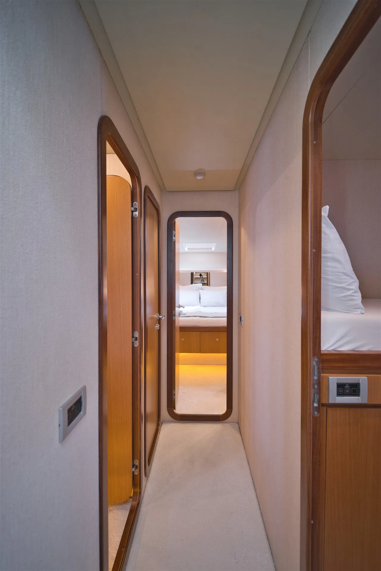 Ferretti 681 Dominique — yacht photo 44