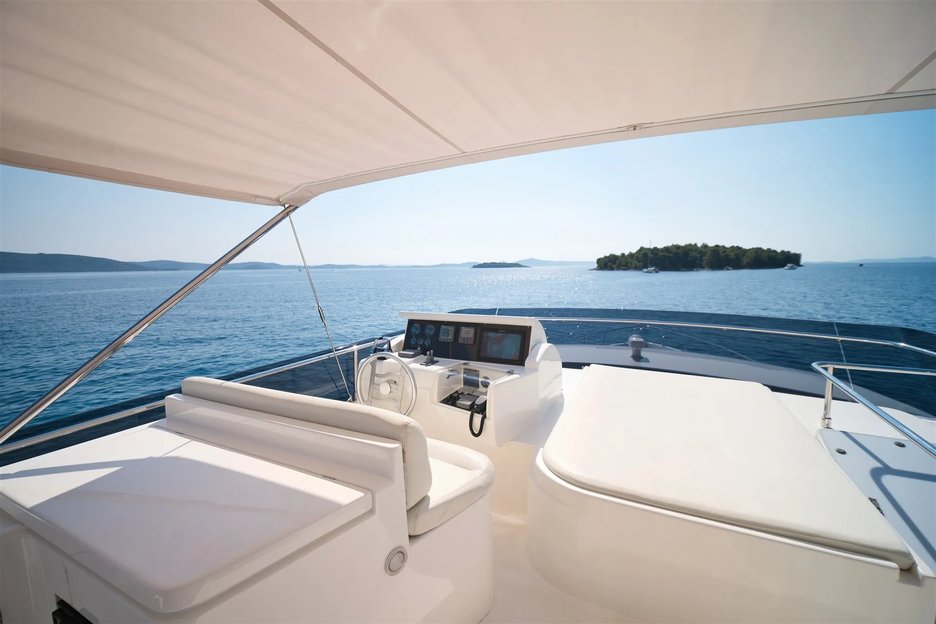 Ferretti 681 Dominique — yacht photo 32