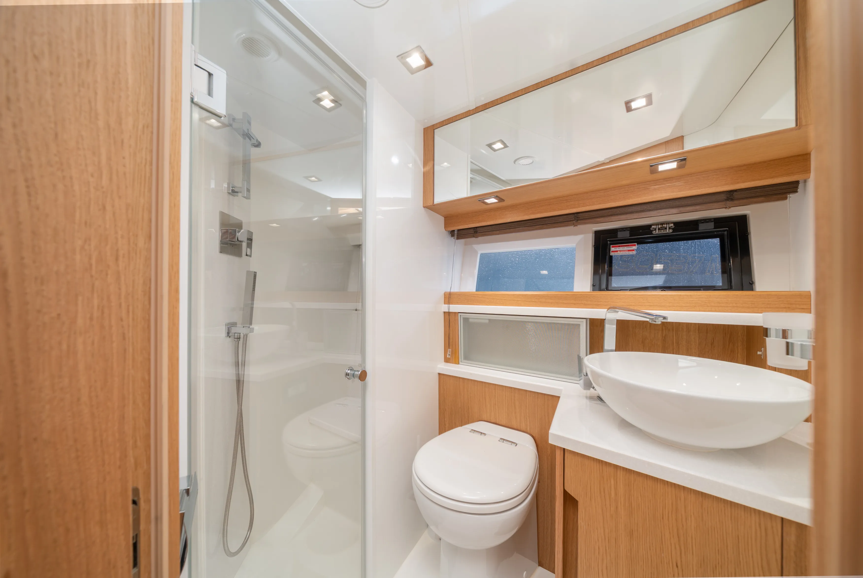 Galeon 430 Skydeck Bellagio — yacht photo 15