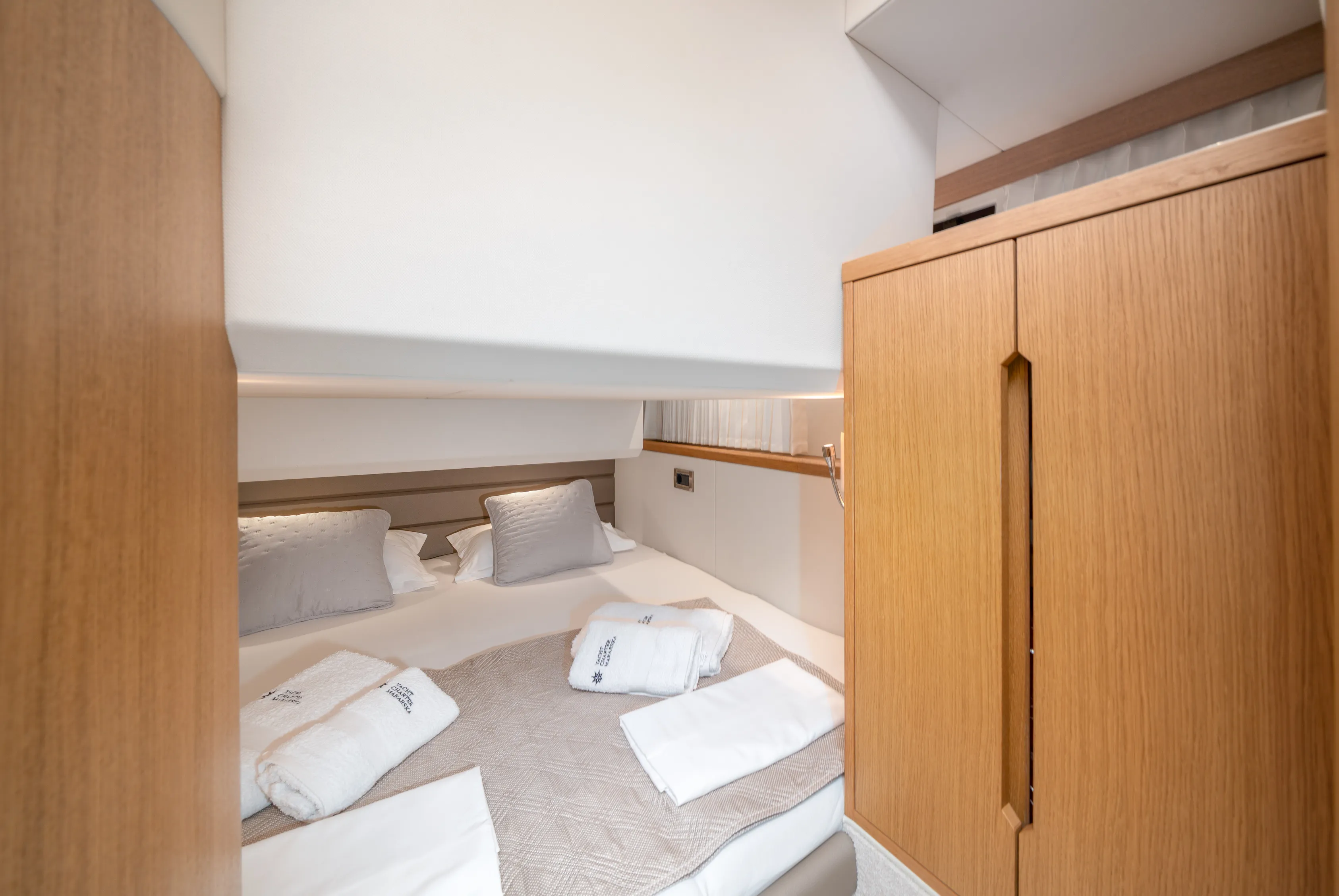 Galeon 430 Skydeck Bellagio — yacht photo 6