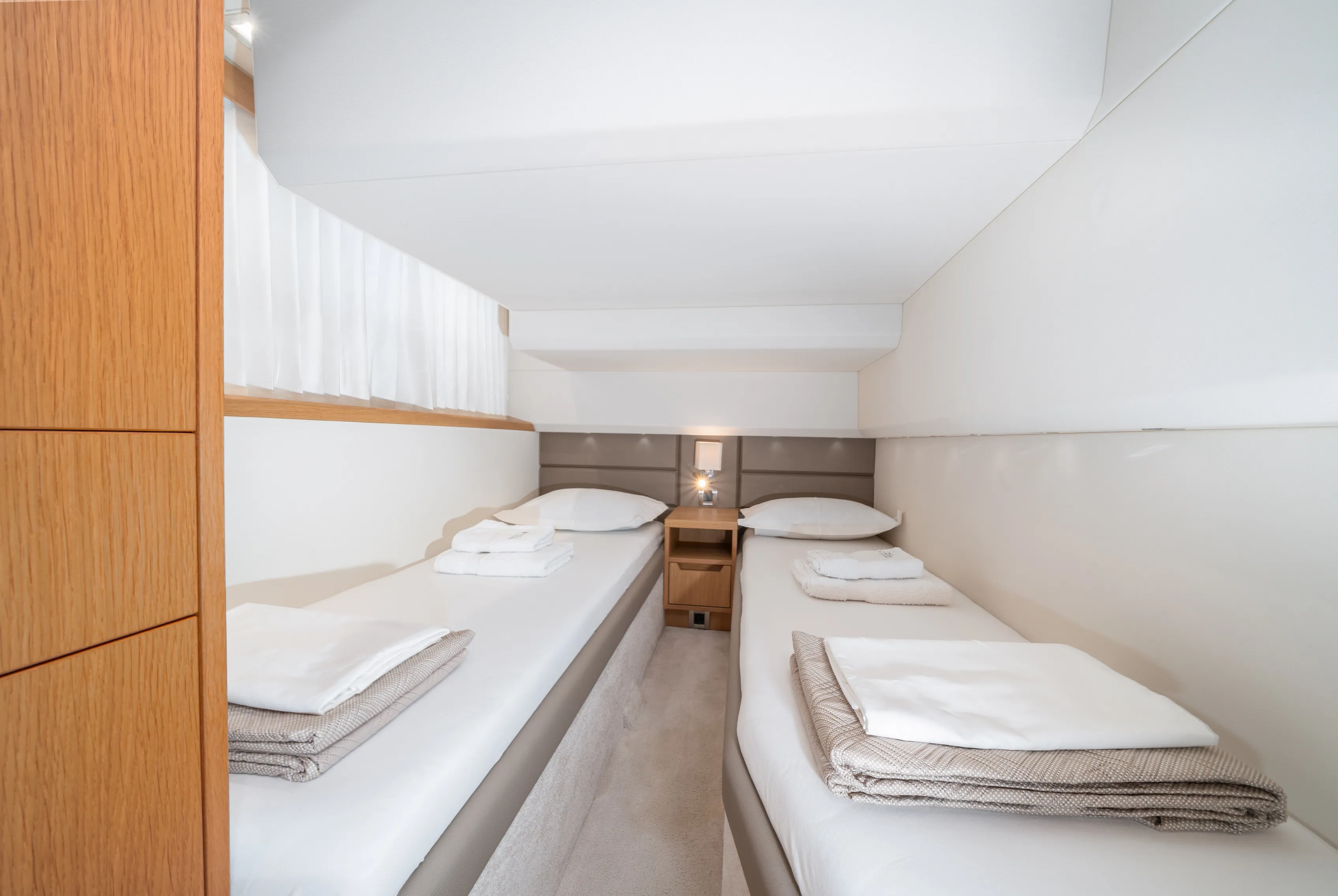 Galeon 430 Skydeck Bellagio — yacht photo 9