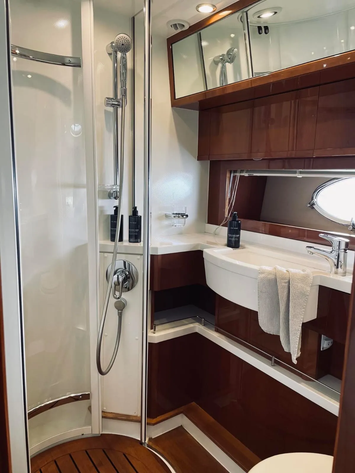 Princess V53 Chablis — yacht photo 11