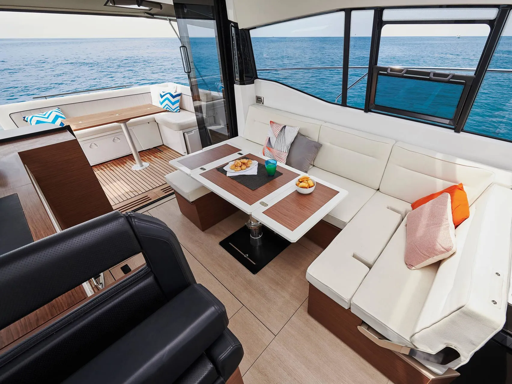 Jeanneau NC 37 Black Pearl — yachtbillede 3