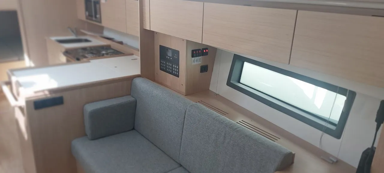 Bavaria C42 Playa Blanca — jahtikuva 6