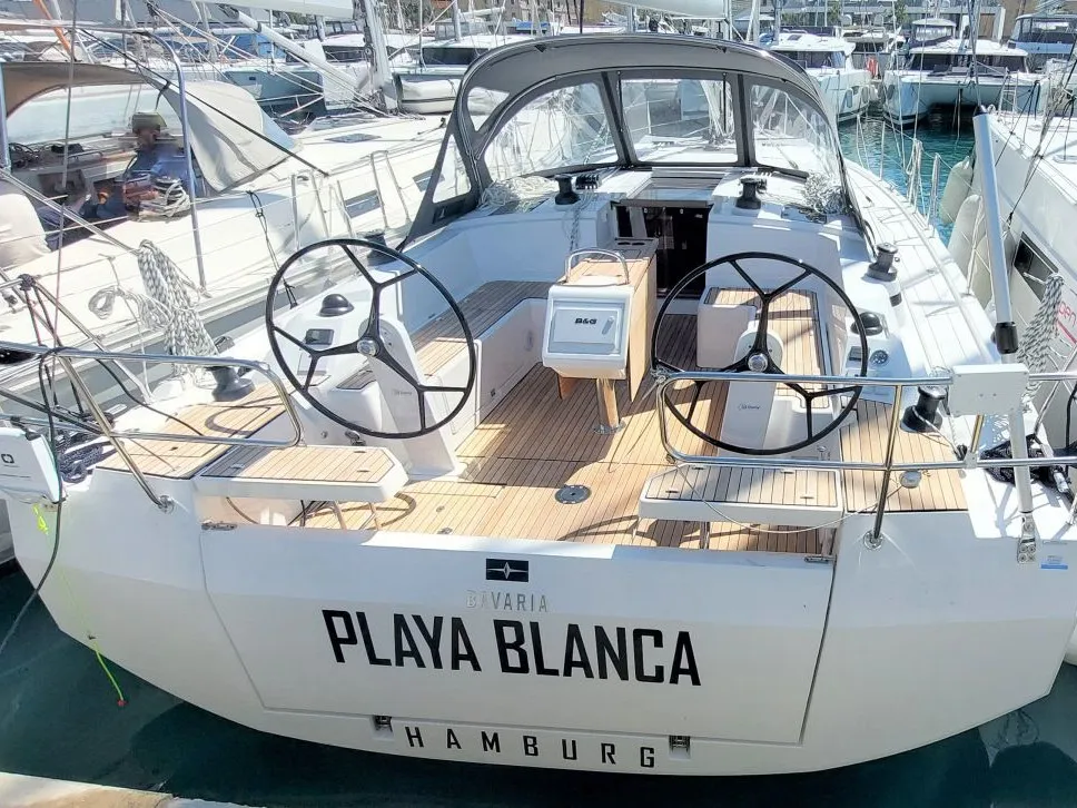 Bavaria C42 Playa Blanca — jahtikuva 1