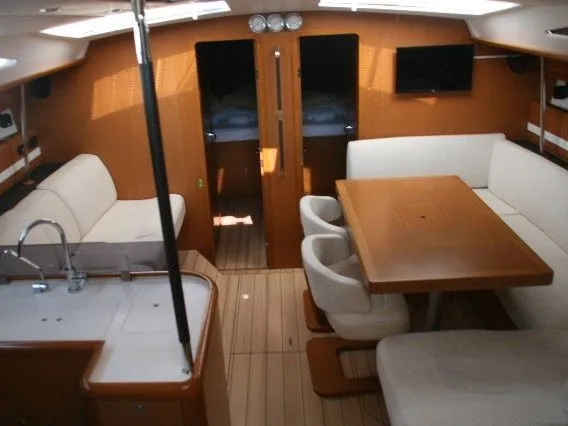Jeanneau 53 Trinity — yacht photo 2