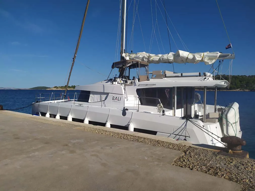 Bali 4.4 Tiraminelli — yacht photo 1