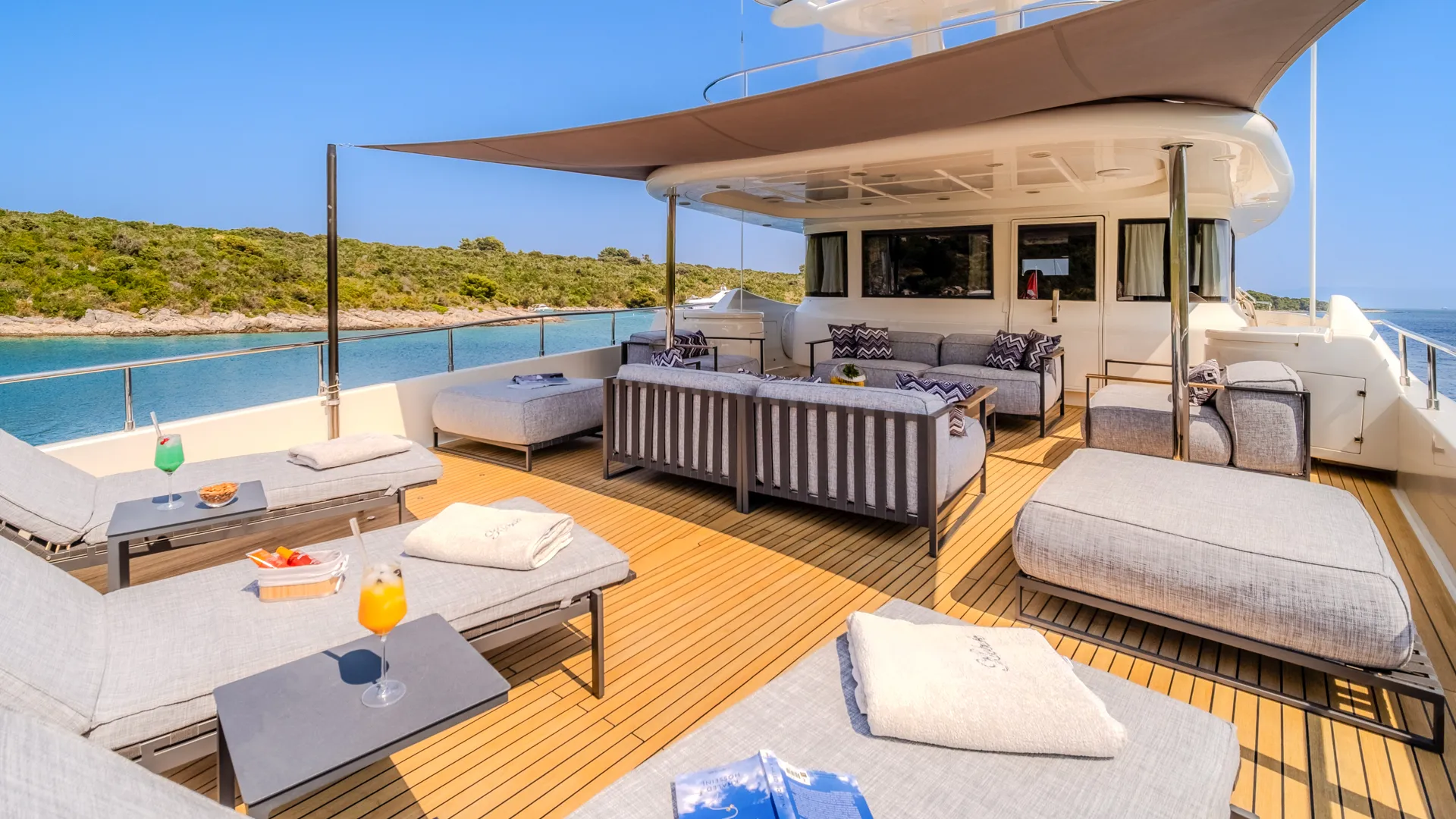 Motoryacht Klobuk — yacht photo 7