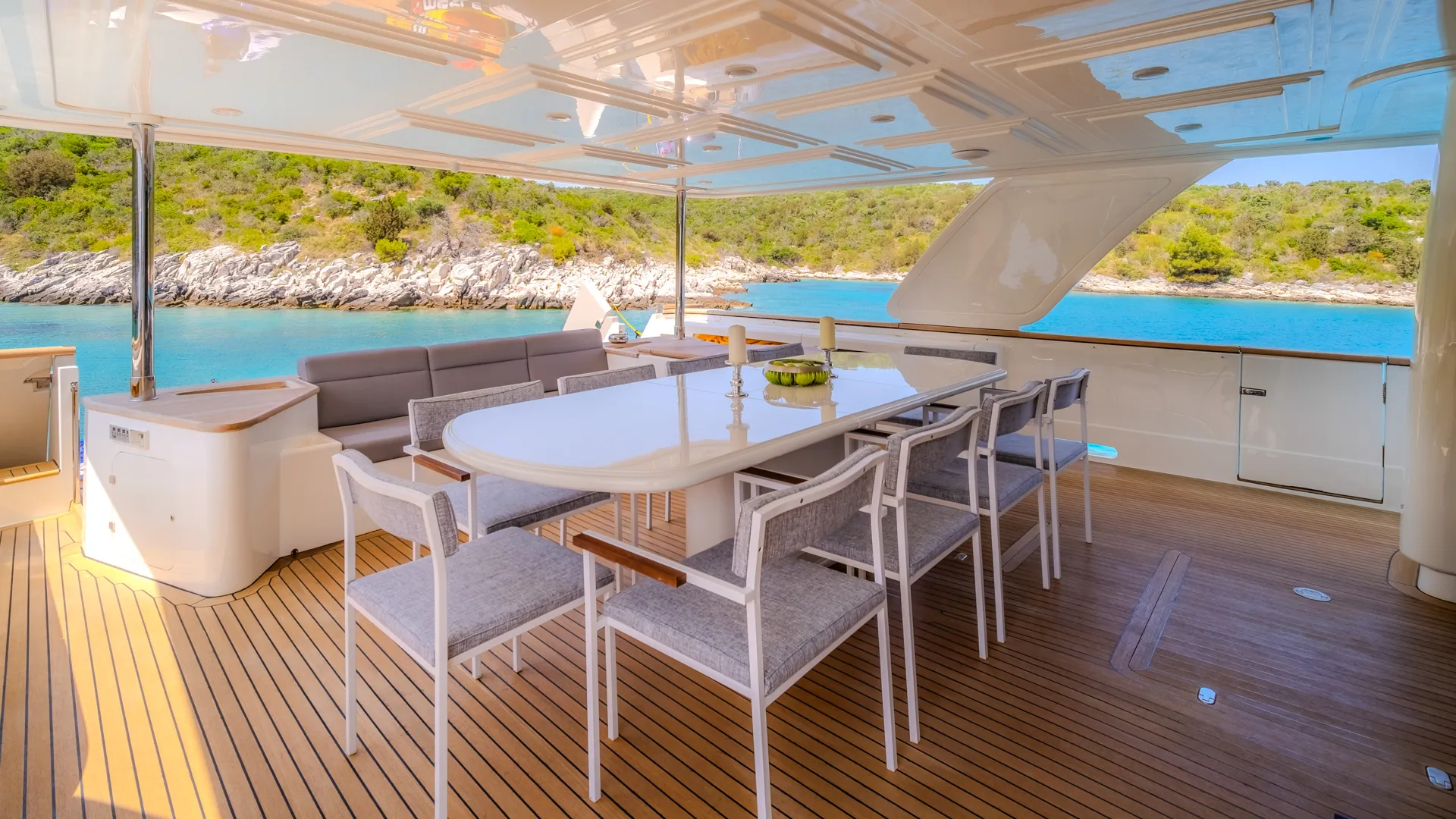 Motoryacht Klobuk — yacht photo 10