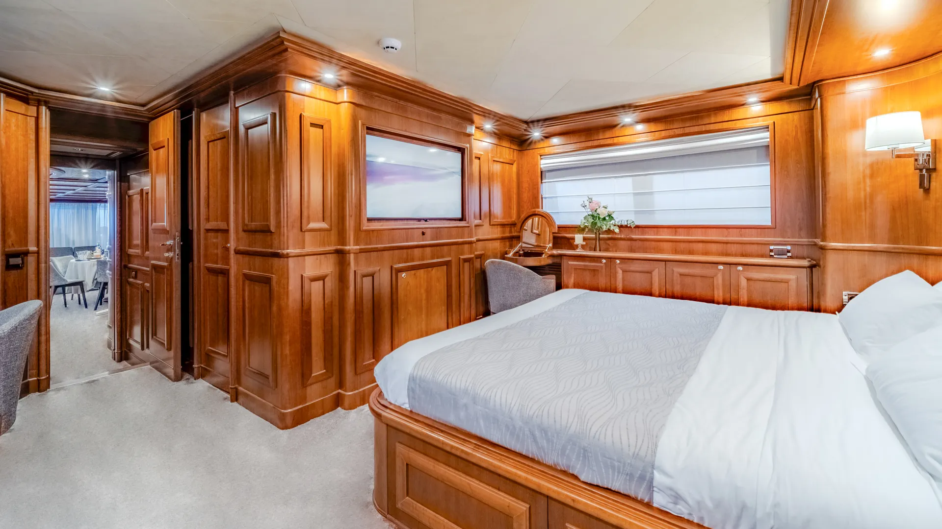 Motoryacht Klobuk — yacht photo 31