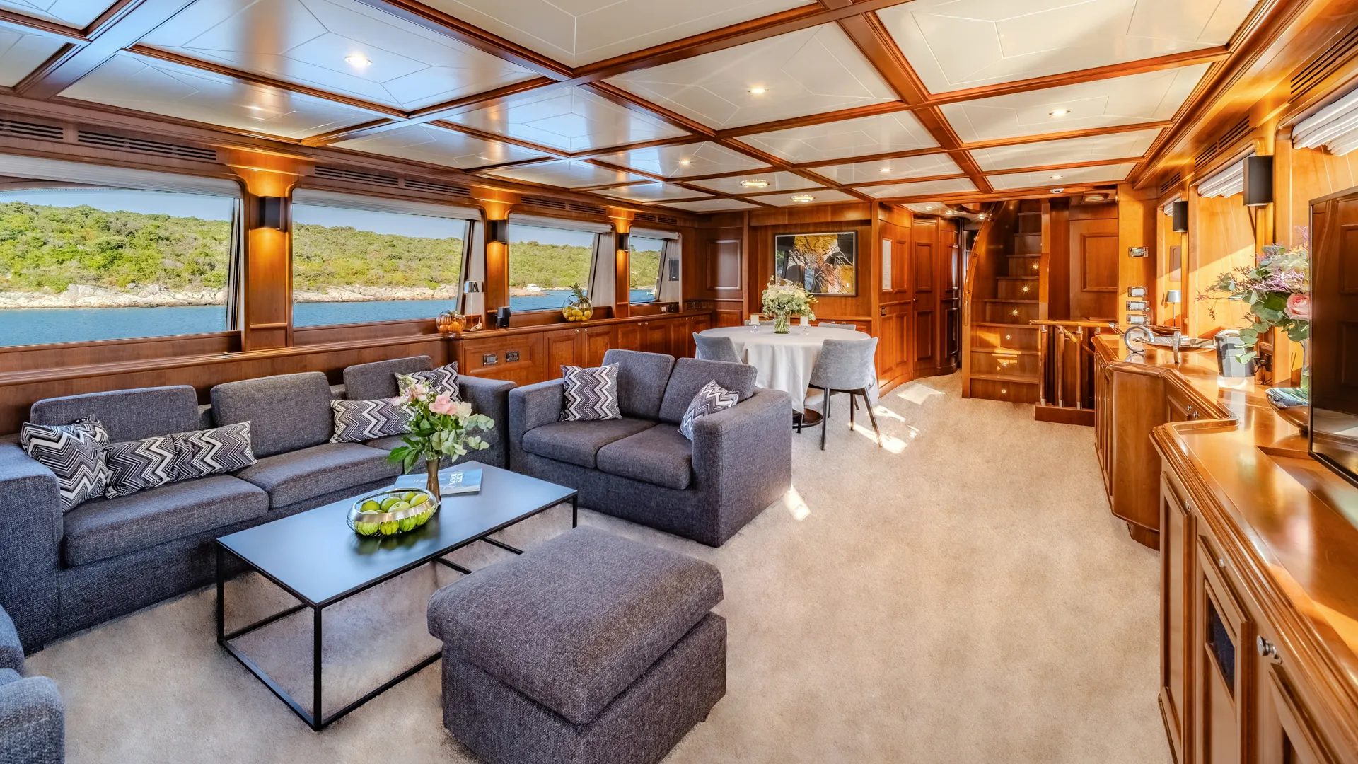 Motoryacht Klobuk — yacht photo 15