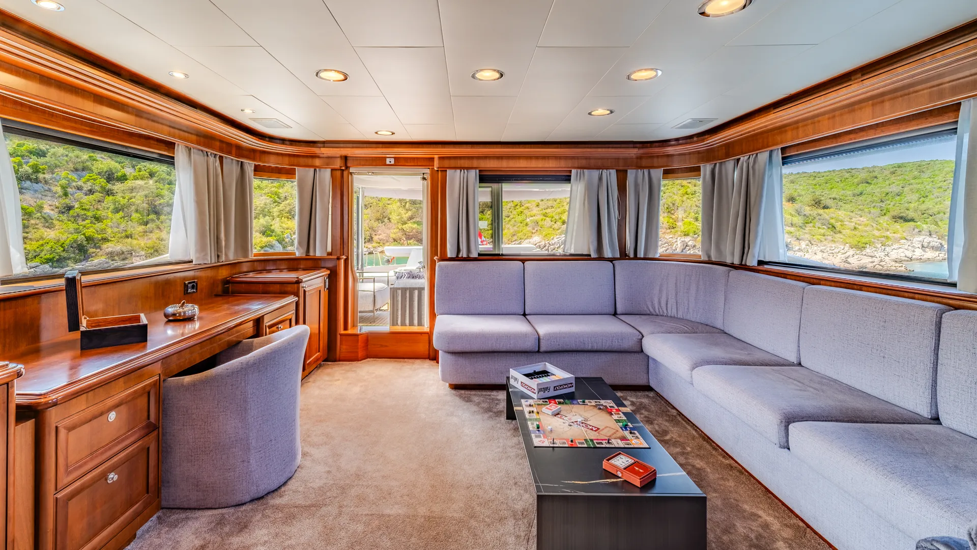Motoryacht Klobuk — yacht photo 32