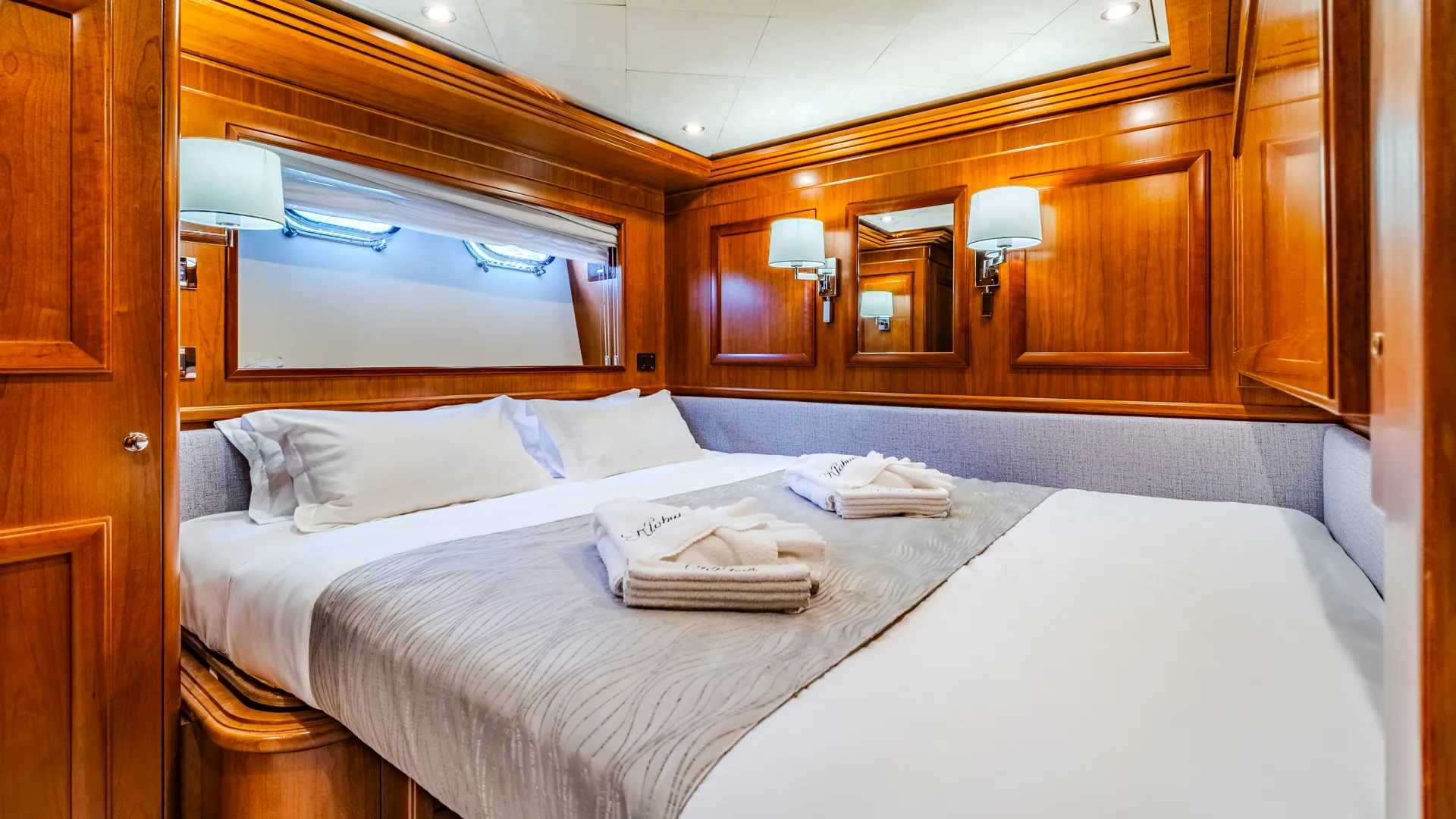 Motoryacht Klobuk — yacht photo 14