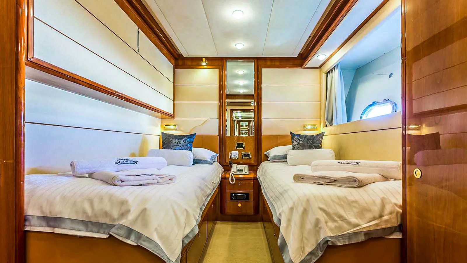 Ferretti 880 Miss Katarina — yacht photo 3