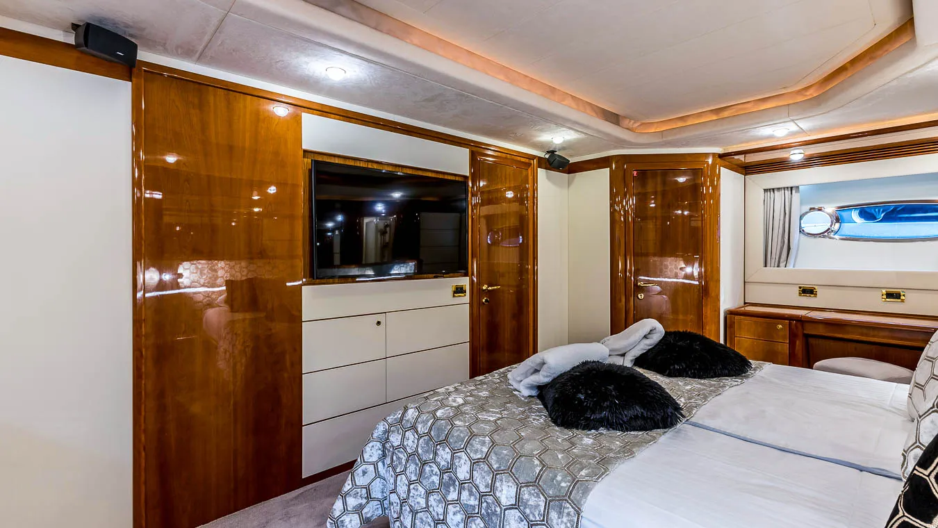 Ferretti 880 Miss Katarina — yacht photo 7