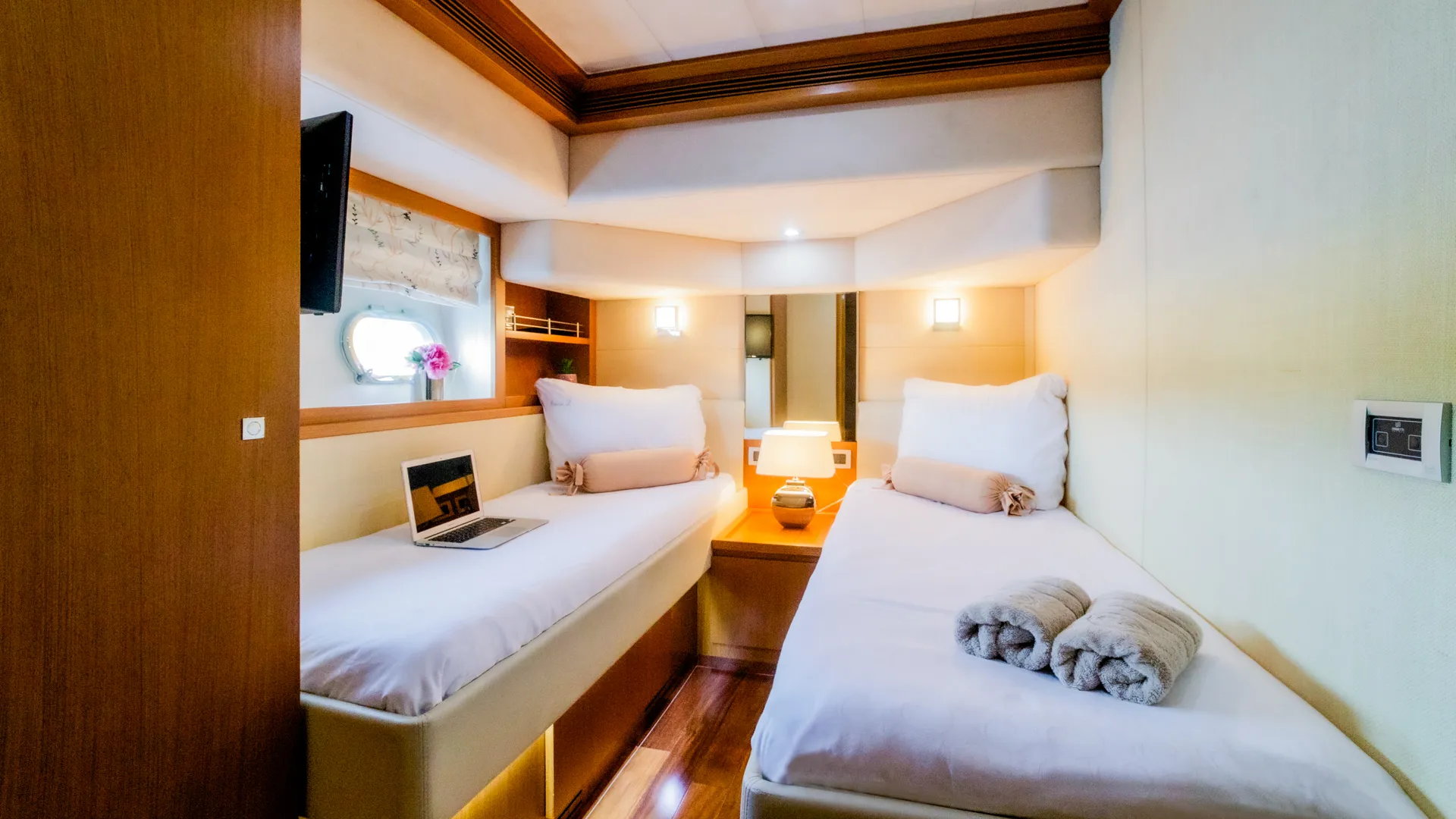 Ferretti 780 Orlando L — yacht photo 4