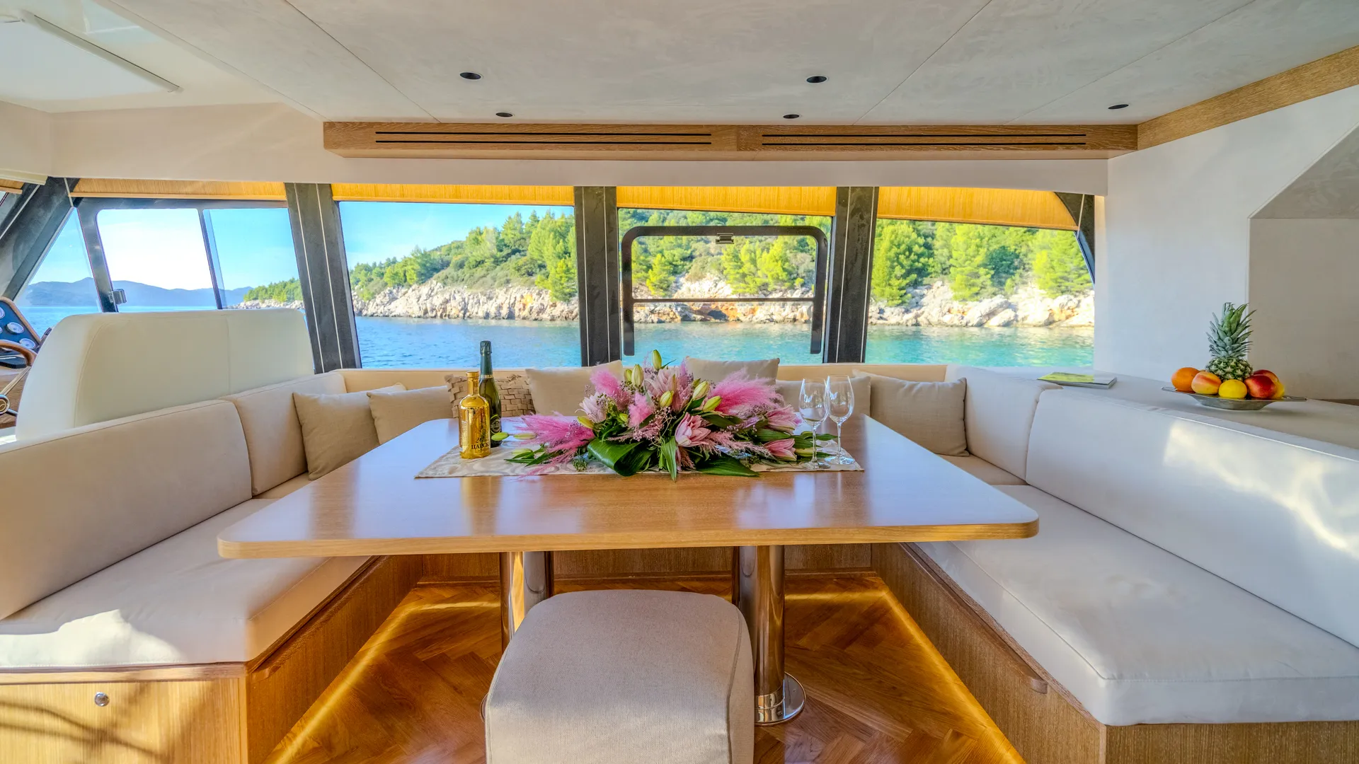 Motoryacht Cloud 9 — jahtas foto 2