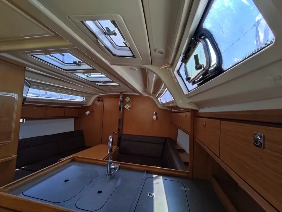 Bavaria 37 Cruiser Andrelli — jahtikuva 3