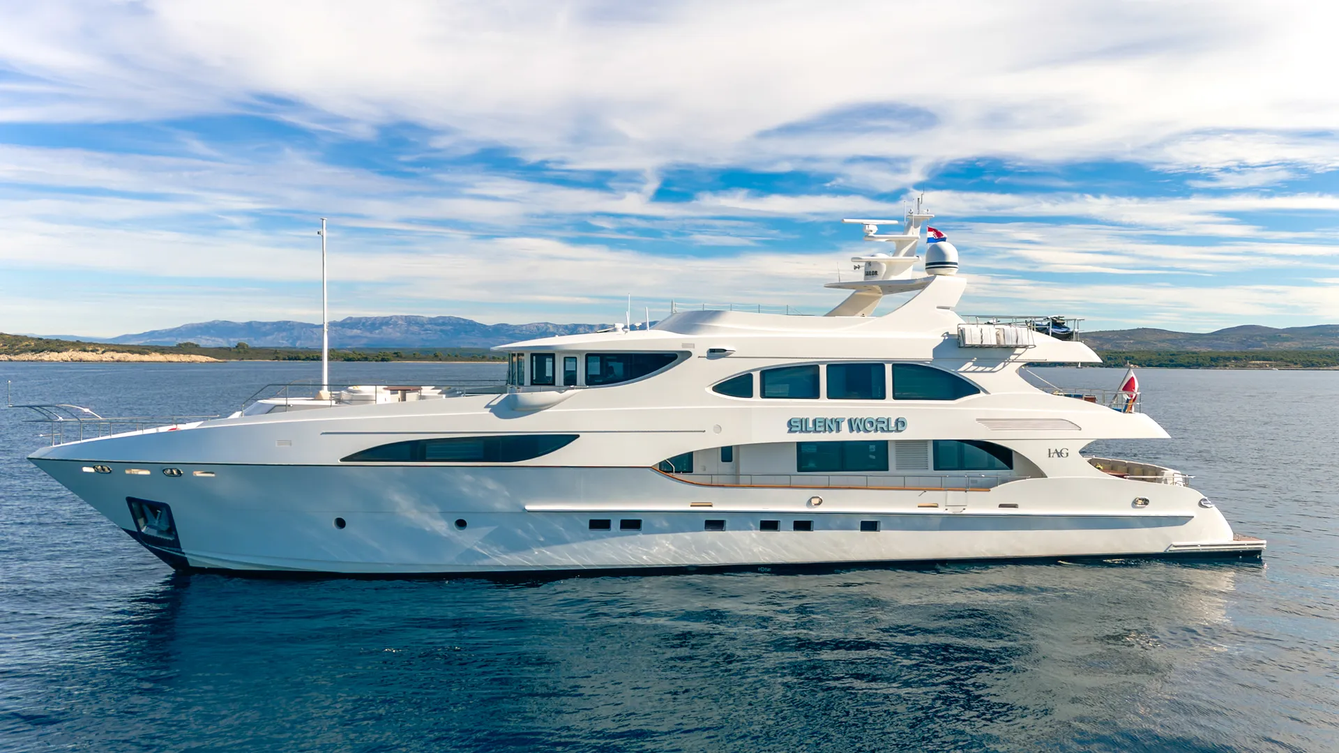 Motoryacht Silent World — yacht photo 29