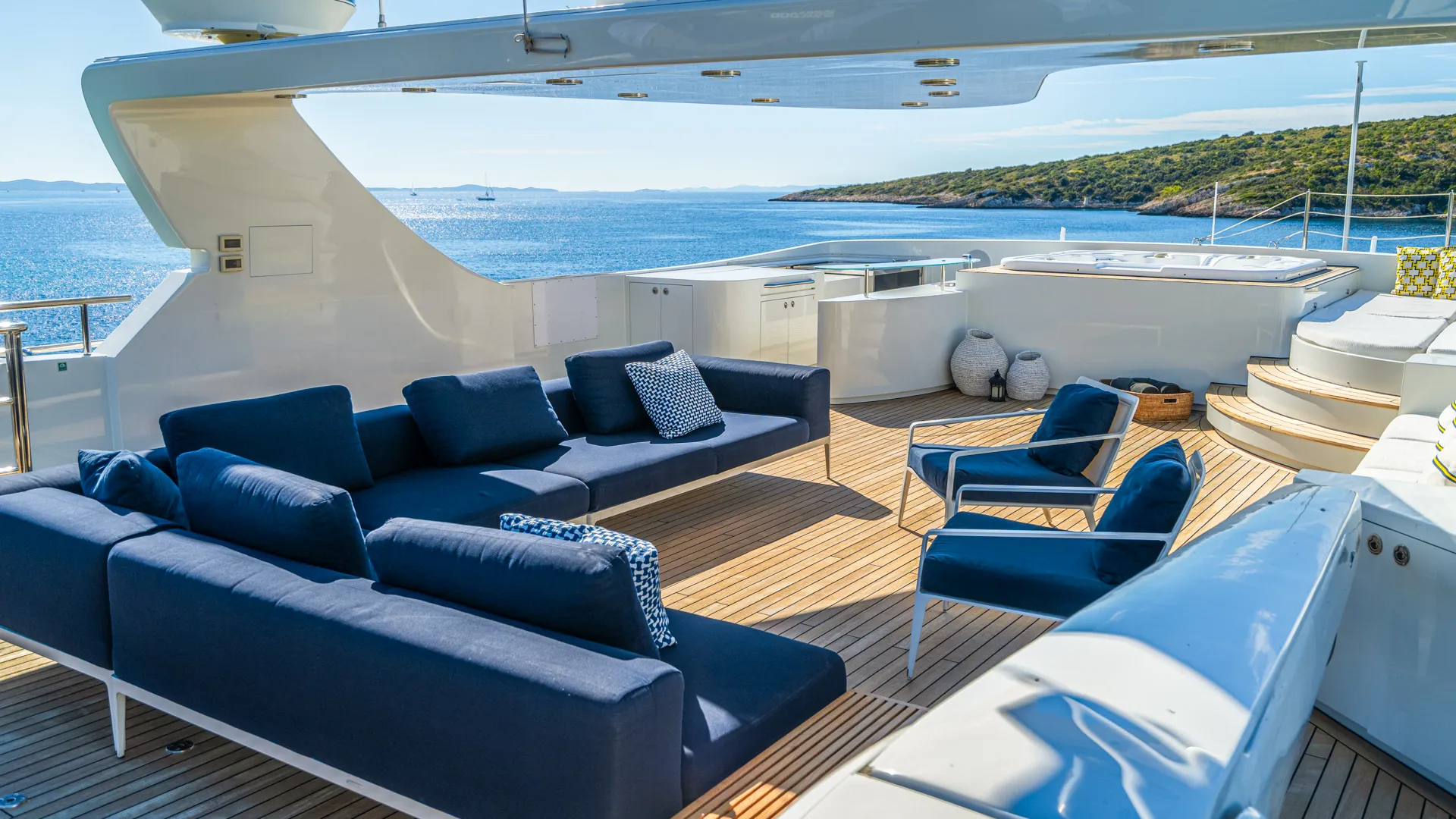 Motoryacht Silent World — yacht photo 38