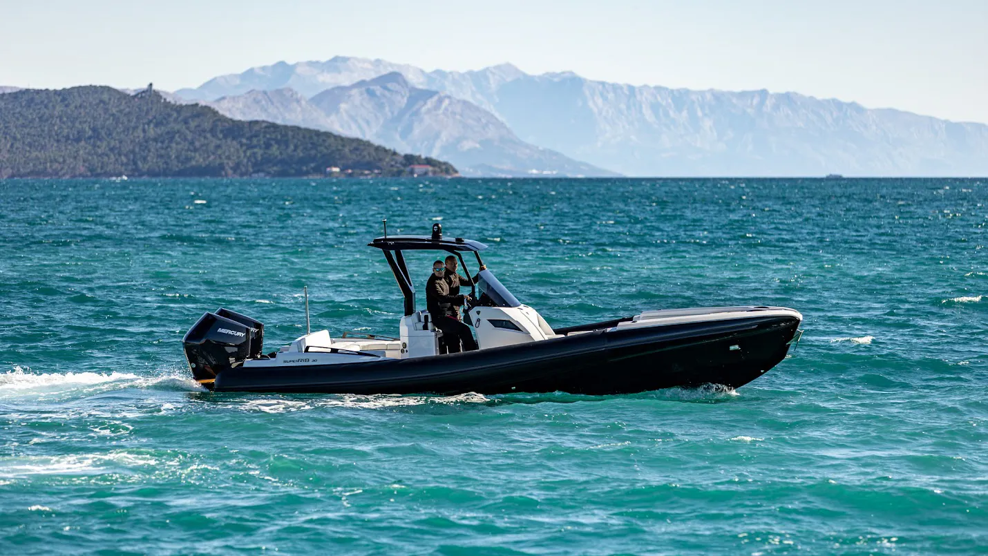 Motoryacht Silent World — yacht photo 22
