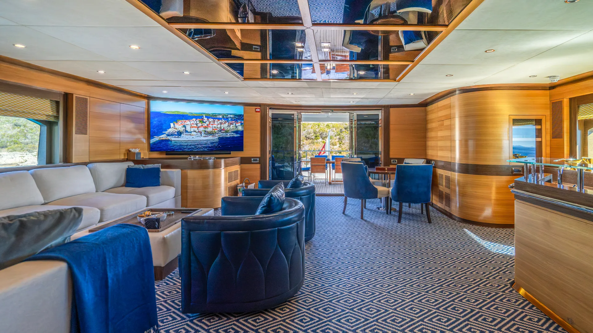 Motoryacht Silent World — yacht photo 41