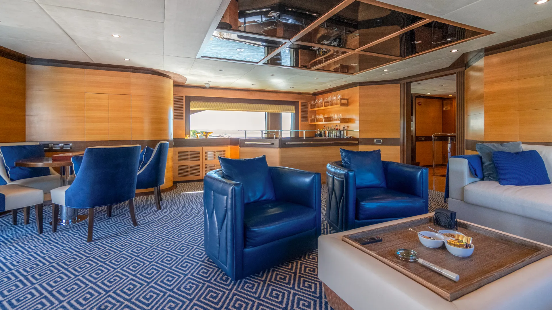 Motoryacht Silent World — yacht photo 2