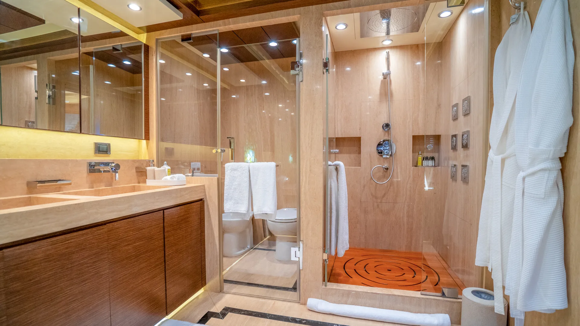 Motoryacht Silent World — yacht photo 10