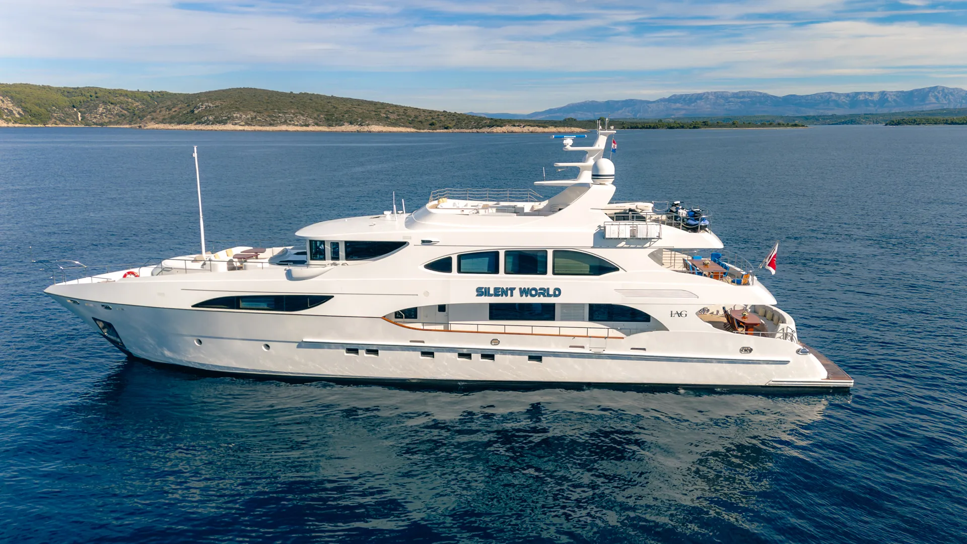 Motoryacht Silent World — yacht photo 23