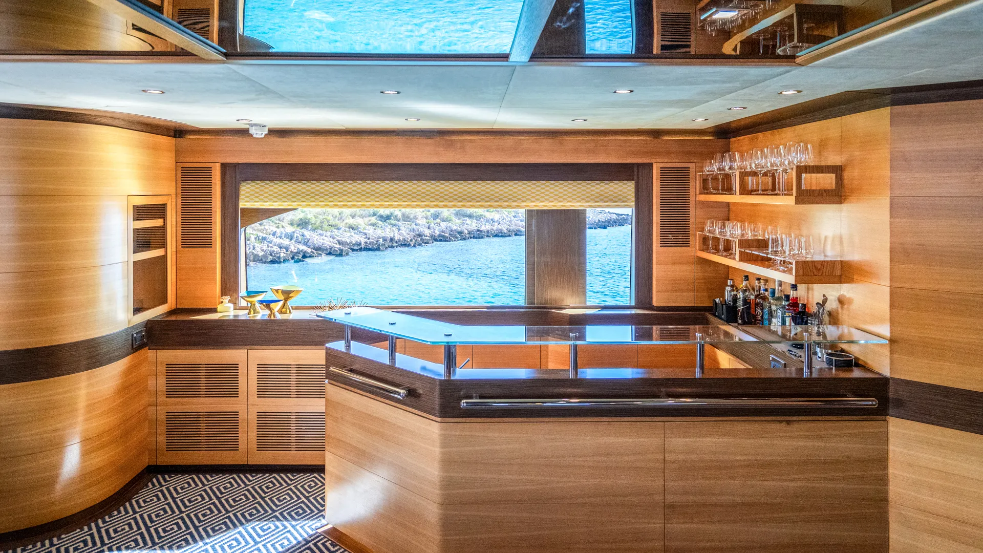 Motoryacht Silent World — yacht photo 36