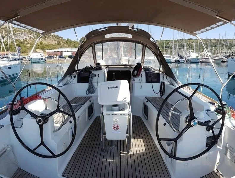 Sun Odyssey 379 B'Elli — jahtikuva 6