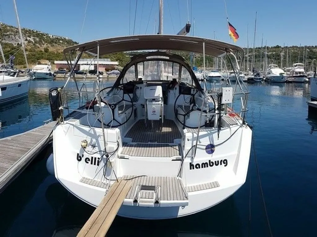 Jeanneau Sun Odyssey 379 B'Elli — jahtikuva 1