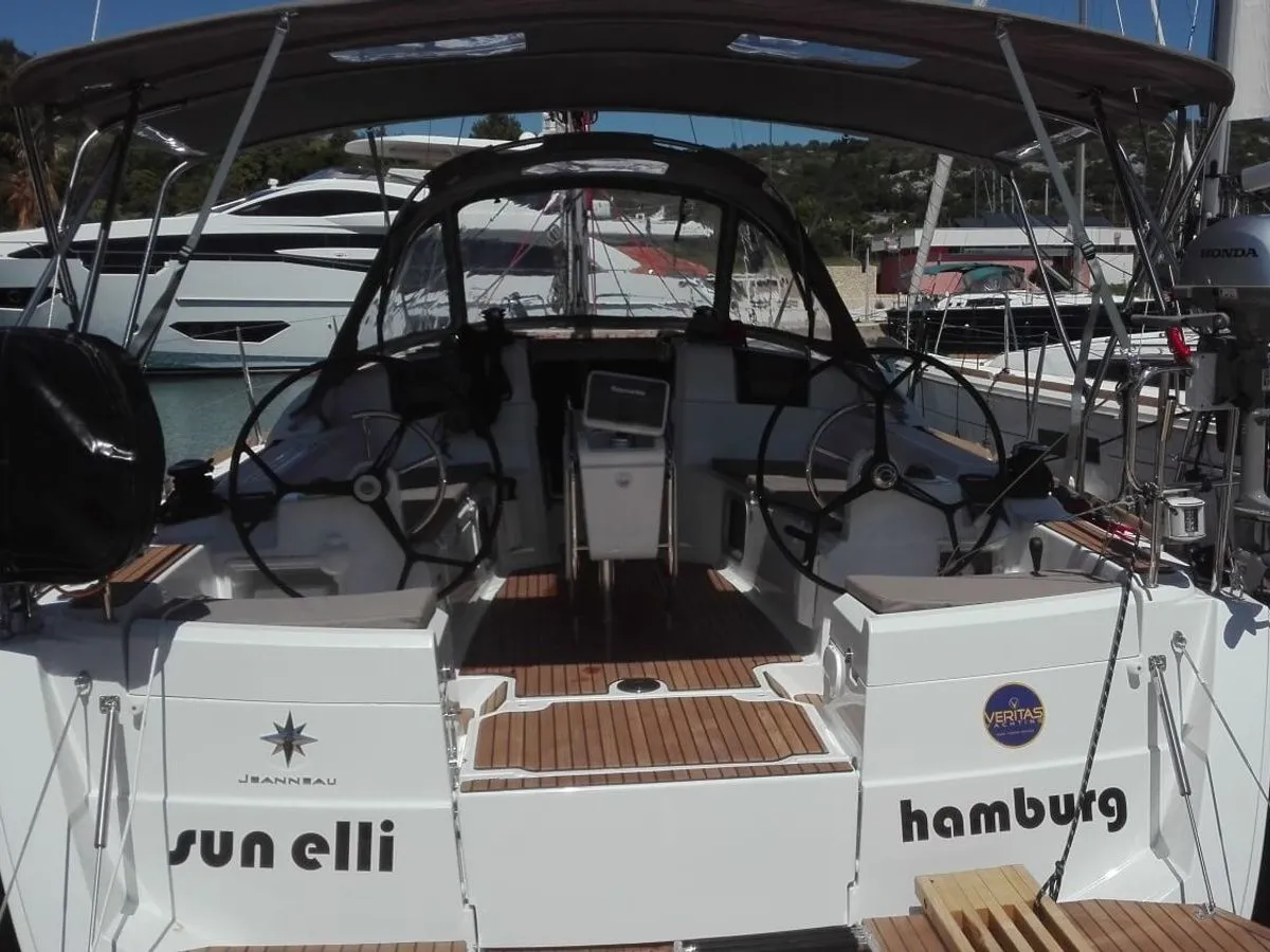 Jeanneau Sun Odyssey 389 Sun Elli — foto dello yacht n. 1