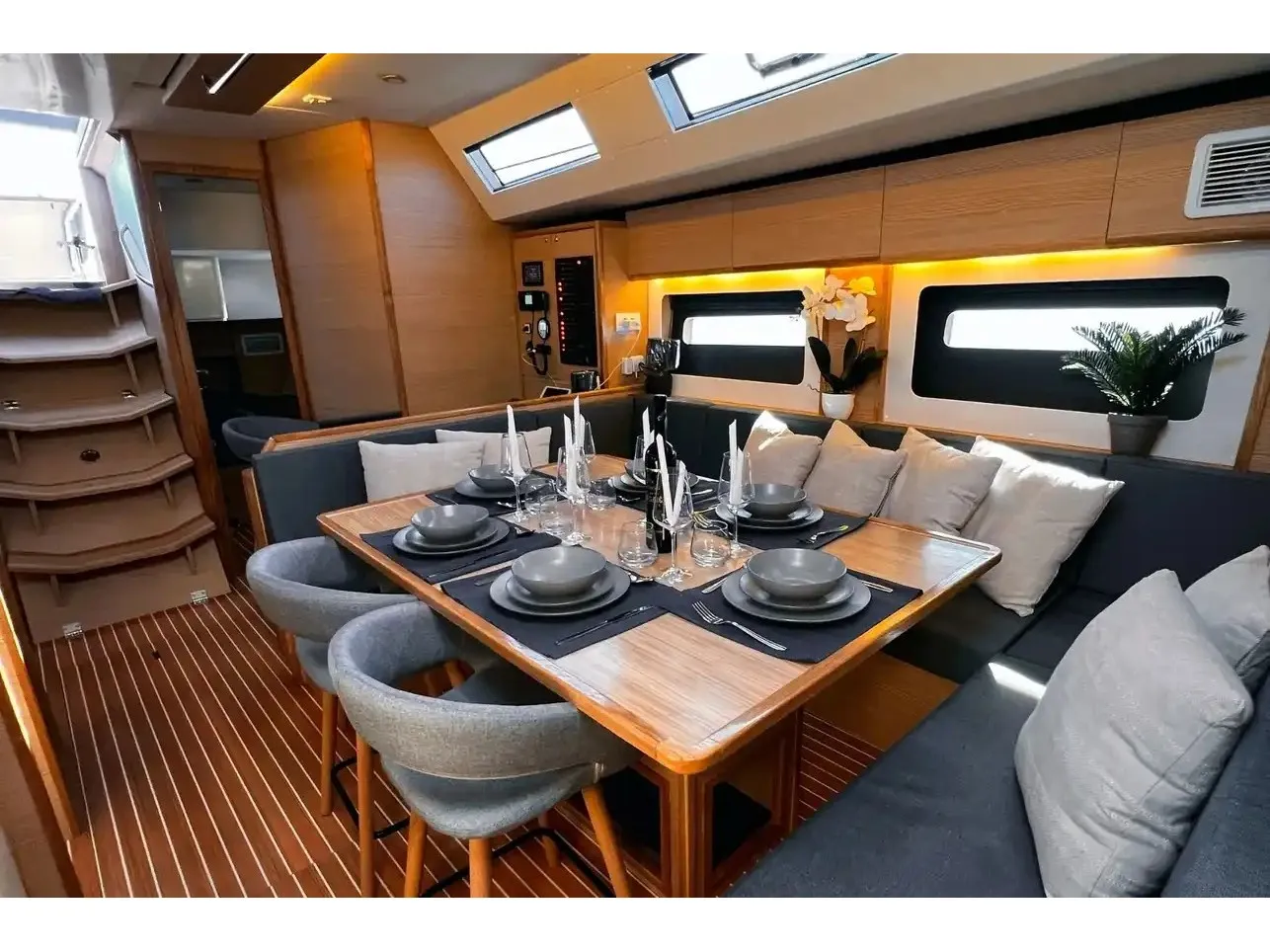 D&D Kufner 57 MARE VITAE — yacht photo 12