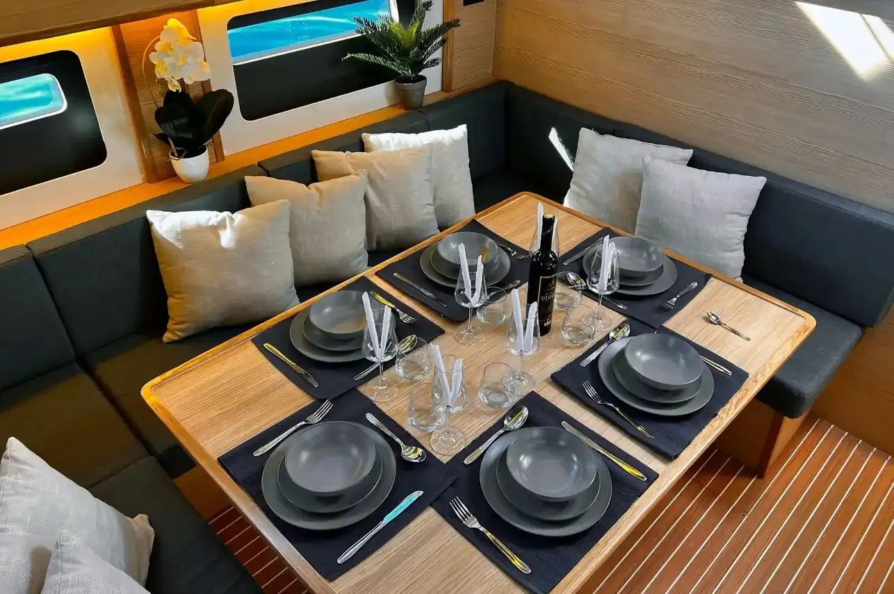 D&D Kufner 57 MARE VITAE — yacht photo 13